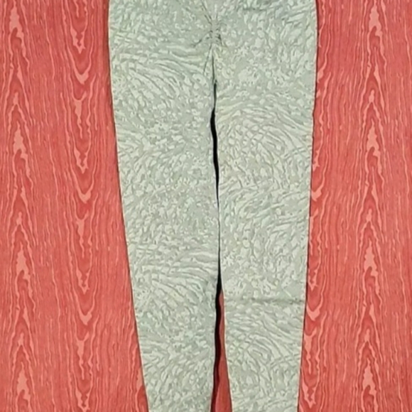 Gymshark Seamless Leggings Army Green Size XS Yoga Workout Running Gym - Picture 3 of 15